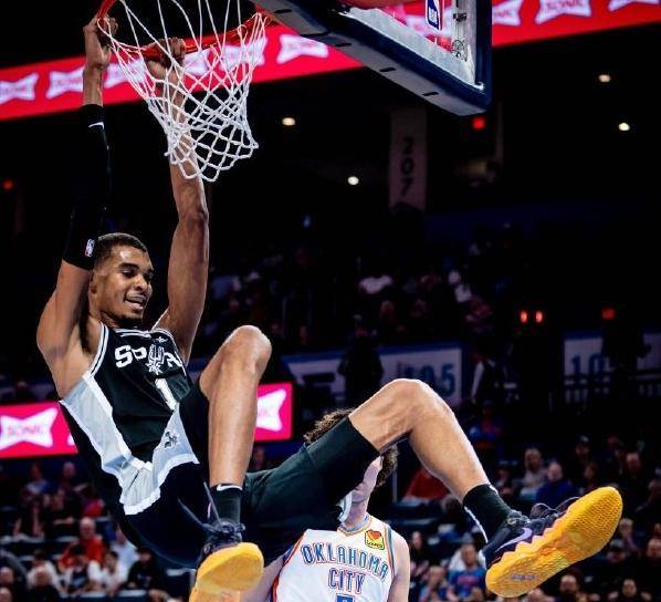 包含凯恩新星关键助攻表现惊艳，老鹰未来可期！的词条-bet365app下载